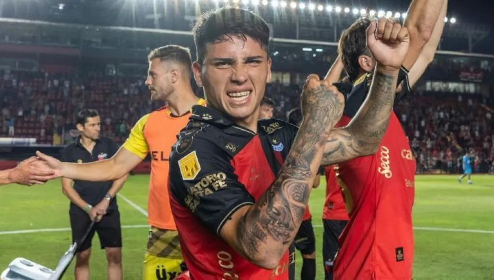 Facundo Farías sobre su pase a Boca: “Quiero quedarme en Colón”