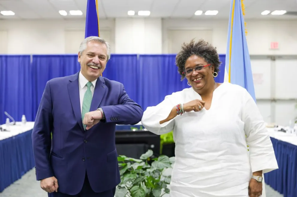 Profundizaron en la agenda por el cambio climático: el Presidente se reunió con la Primera Ministra de Barbados 