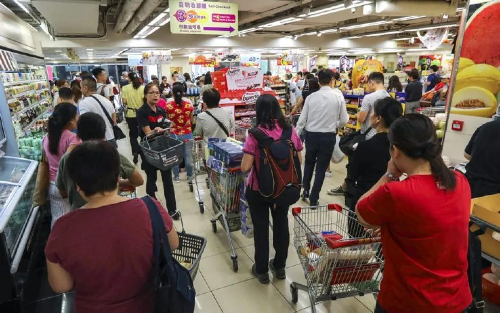 Caos y desabastecimiento: Hong Kong anunció severas restricciones ante contagios de covid 