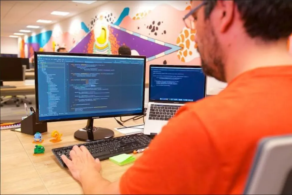 Nueva oferta laboral de Naranja X: Qué perfiles buscan y cómo postularse