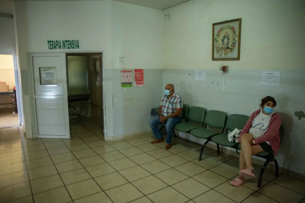 Un hombre fue encontrado tirado en la calle, con su rostro ensangrentado y se investiga lo ocurrido