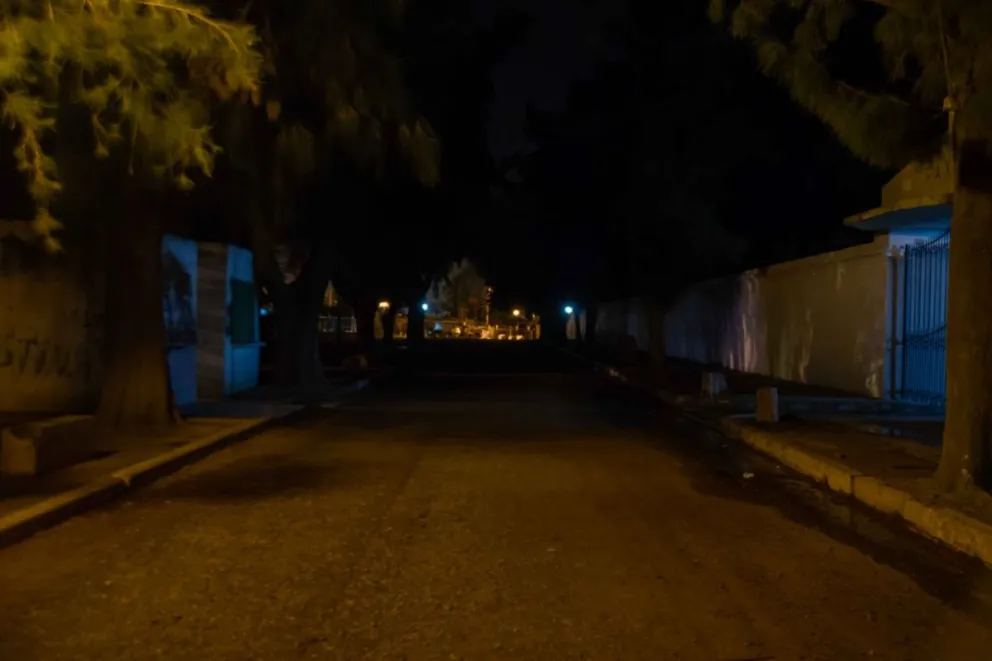 Los alrededores del Cementerio de Viedma se convirtieron en una "boca de lobo"