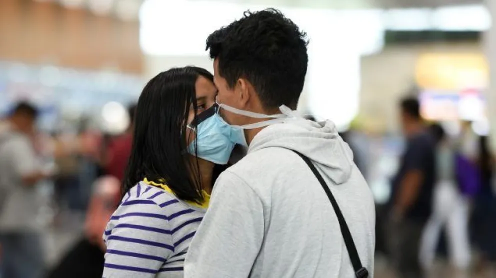 Tenían una cita a ciegas y quedaron confinados en la misma casa 