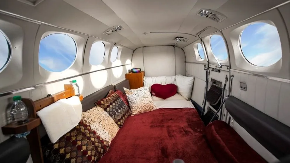 El amor está en el aire: Love Cloud ofrece vuelos para servicios románticos