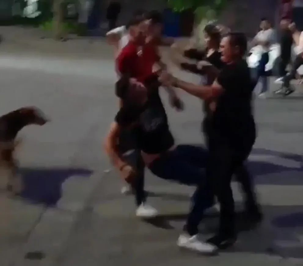 Se filtró un nuevo video de la pelea afuera de un boliche de Viedma
