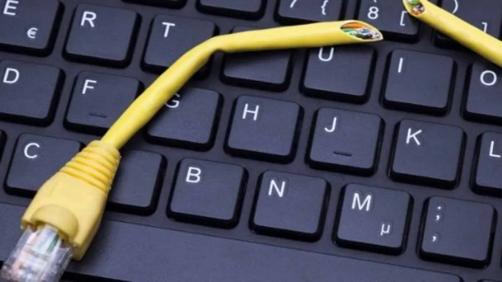 Mató a toda su familia luego que le cortaran internet por las malas notas