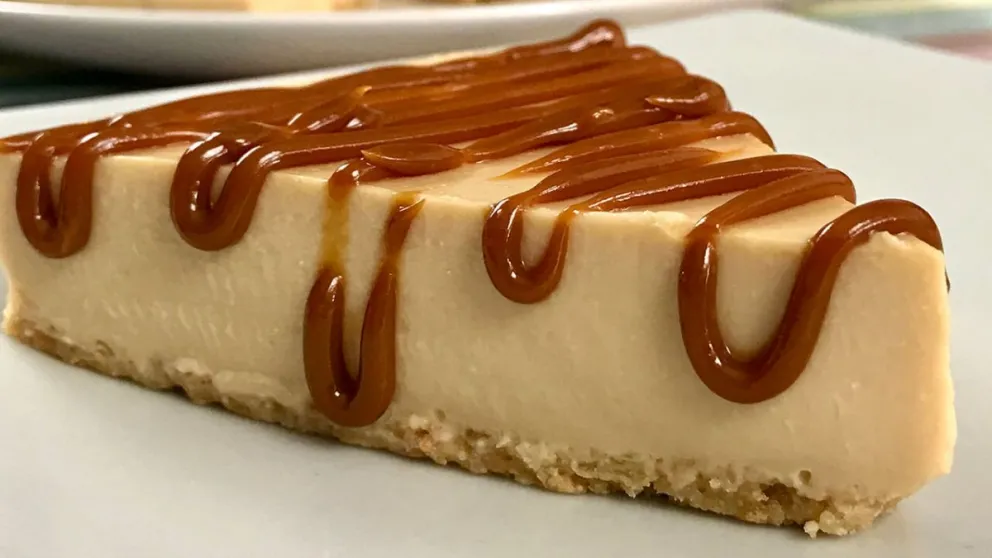 Un postre exquisito: receta de tarta de vainilla y mousse de dulce de leche