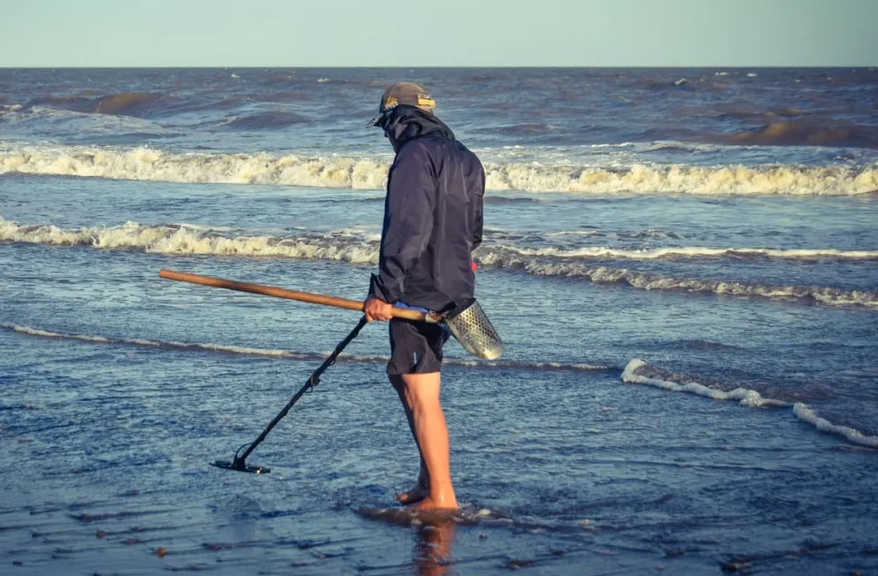 El “detectorismo”, un insólito hobby al alcance de la mano y que puede tener premios en oro