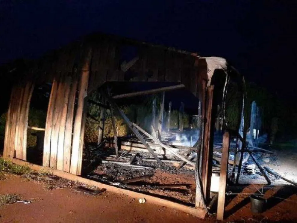 Siniestro: Un hombre prendió fuego la casa de su ex pareja y estaban los hijos adentro