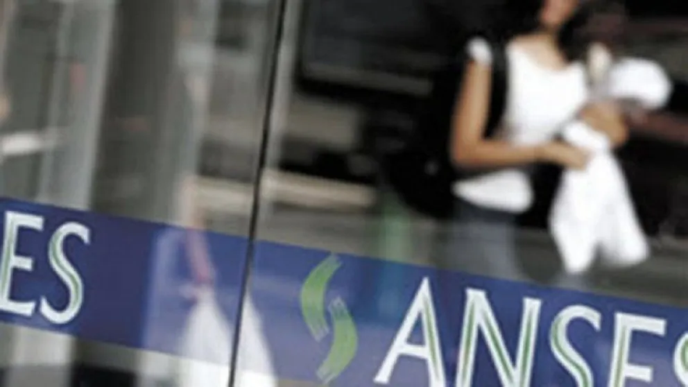 Cómo acceder a los créditos de ANSES para comprar útiles escolares o irse de vacaciones en Carnaval