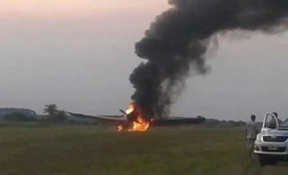 Se prendió fuego un avión hidrante que combatía incendios en Corrientes