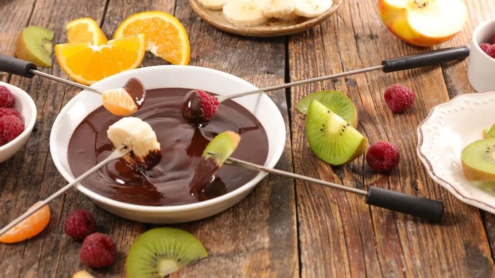 Para amantes de lo dulce: cómo hacer fondue de chocolate