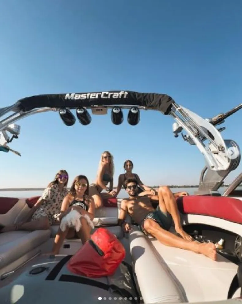 Nicole Neumann de vacaciones en Mari Menuco