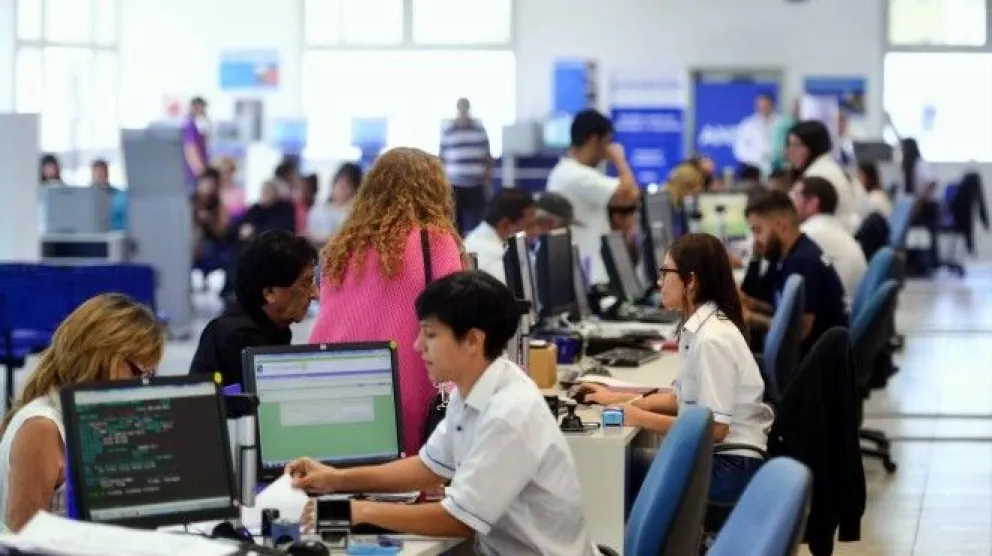 Los trabajadores del Estado provincial deberán informar su estado de vacunación