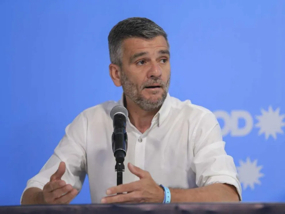 “No va a haber más altas de planes sociales”