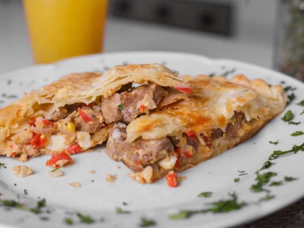 Paso a paso para hacer una tarta de carne con lo que tengas en casa