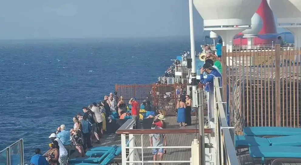 Sigue sin aparecer: una mujer se arrojó de un crucero tras ser detenida por una discusión