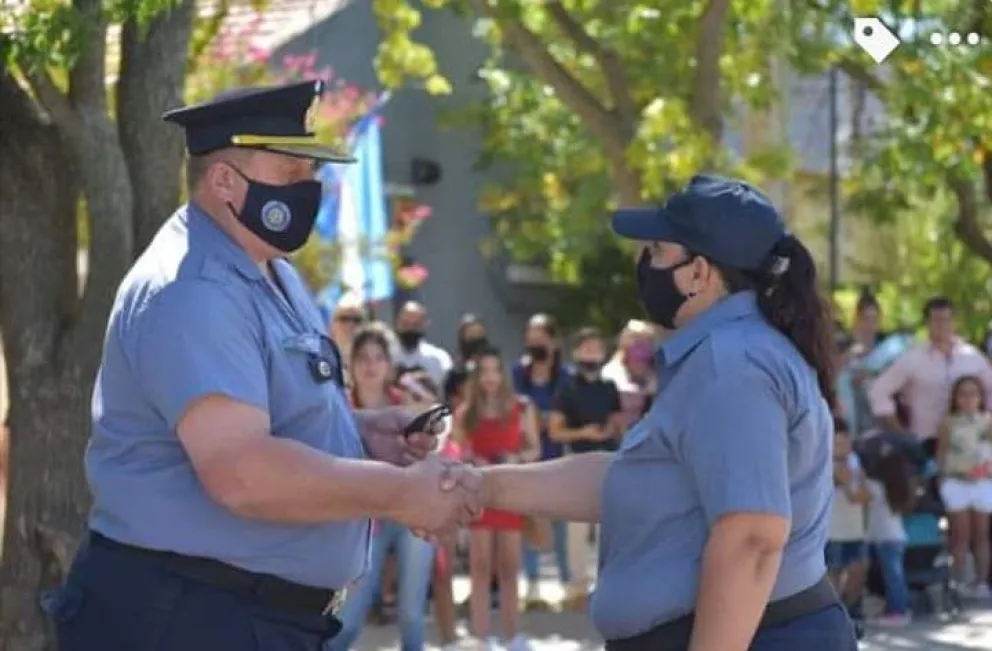 Orgullo azul: Se entregaron jerarquías a los policías ascendidos