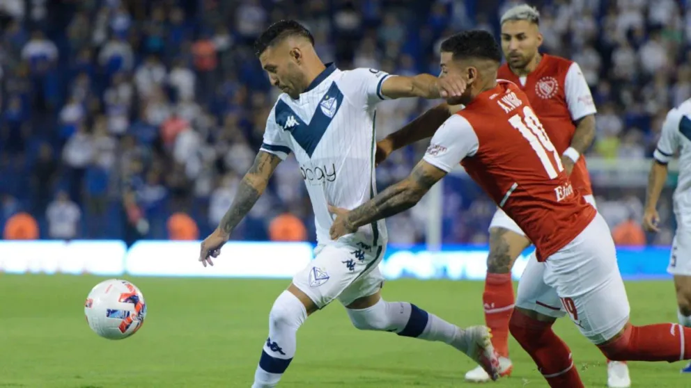 Dos rojas, quejas y...¿los goles?: Vélez e Independiente terminaron en empate