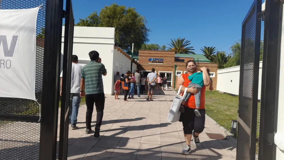 Ciclo escolar: Masiva entrega de útiles escolares para aliviar el bolsillo de los estatales