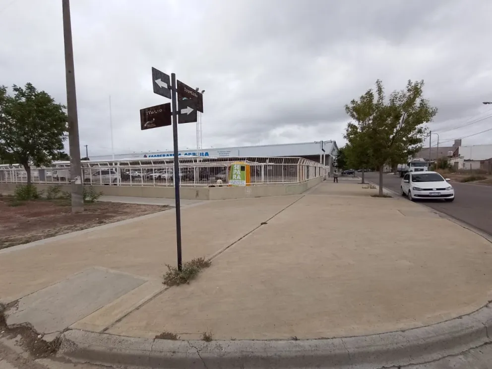 De película II: Un policía de la Rionegrina quedó involucrado en el arrebato del centro de Viedma