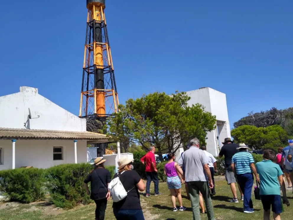 Caravana turística al Faro Segunda Barranca: Una aventura inolvidable para los que sumaron a esa escapada  