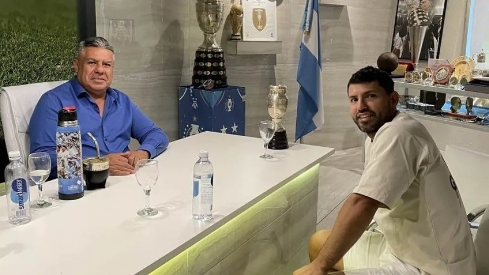 ¿El Kun va a Qatar? Agüero tuvo una reunión con Chiqui Tapia