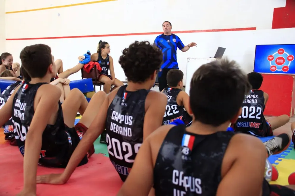 Exitoso primer Campus de Perfeccionamiento del Depo Viedma