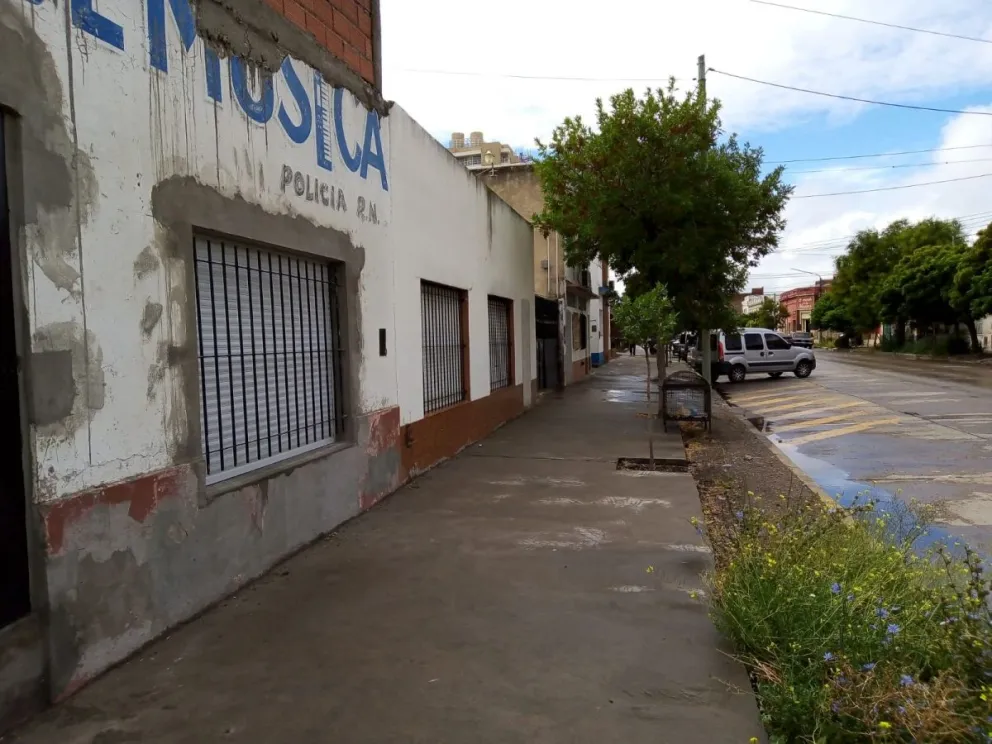 El robo a una dependencia policial de Viedma que sigue mostrando fragilidades por segunda vez