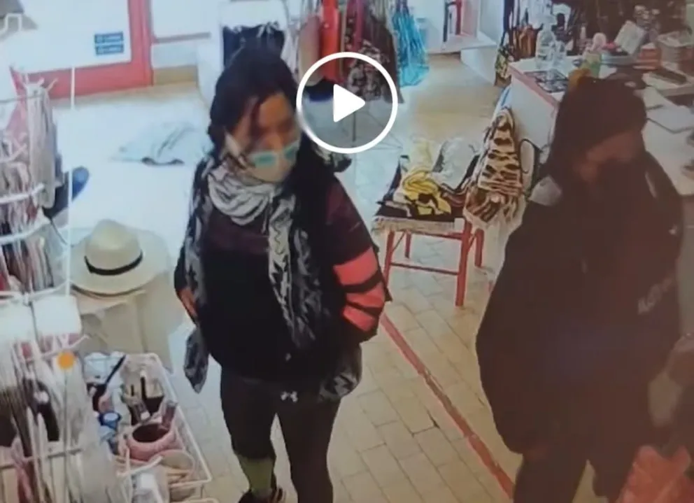 "Te pones la gorra": Teffany, la mujer de las tijeras, ahora se mete atacando a la prensa