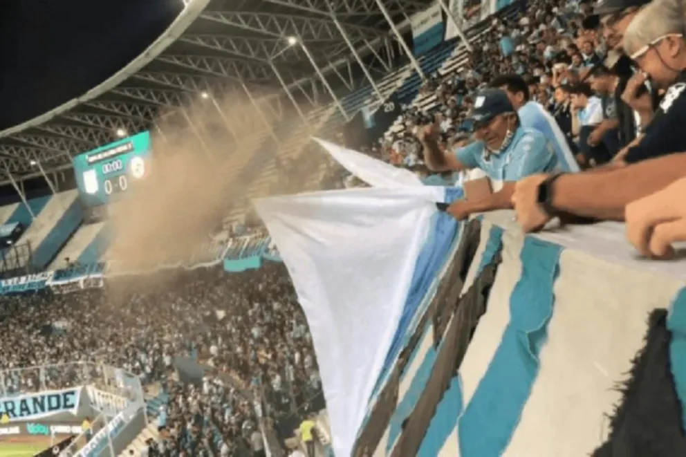 Insólito: En plena tribuna un hincha arrojó las cenizas de un familiar fallecido