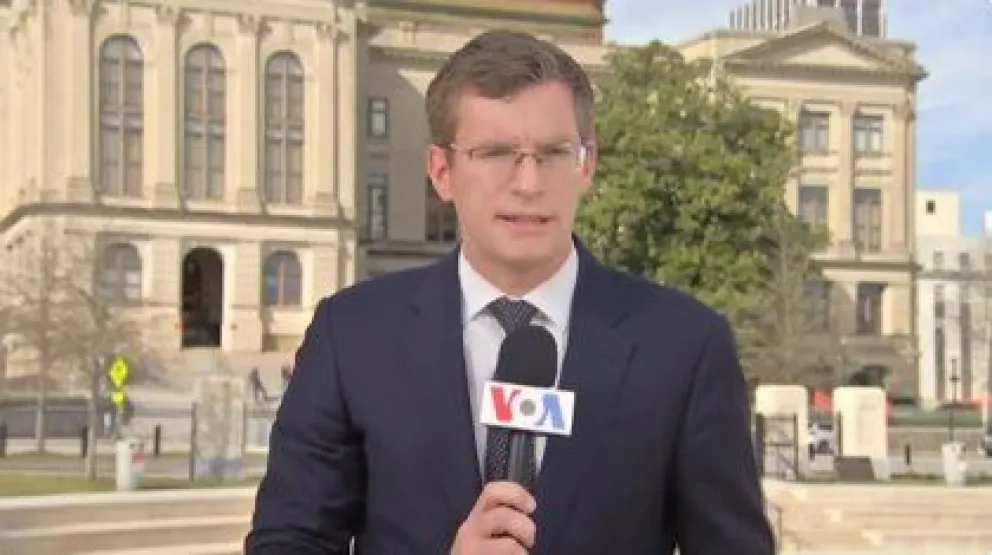 Viral: El periodista que cubre la guerra Rusia-Ucrania en 6 idiomas