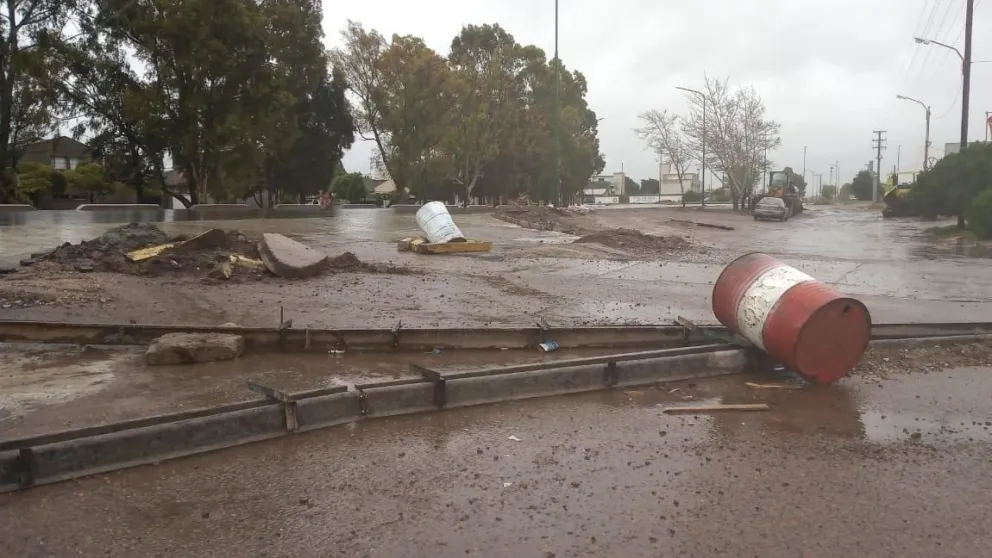 Temporal: Muchas calles anegadas y sin evacuados en Viedma