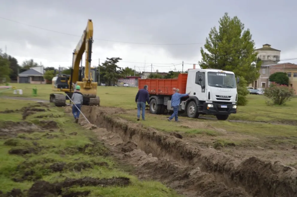 Comenzó una de las obras que mejorará la provisión de agua en Carmen de Patagones