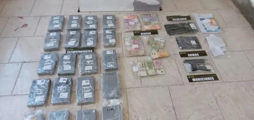 Tres allanamientos en el alto valle terminaron con el secuestro de más de 20 kilos de cocaína