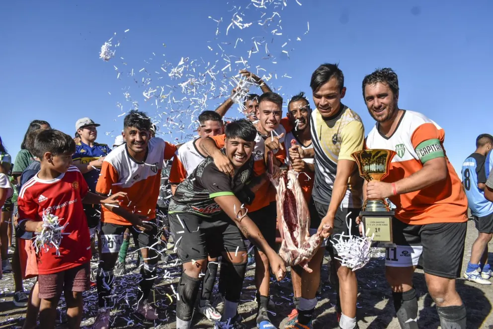 La alegría es de color naranja: Santa Clara salió campeón de la Copa de Verano 