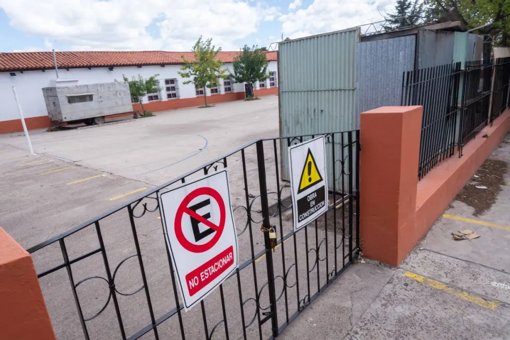 Comenzó la construcción del SUM de la Escuela 1