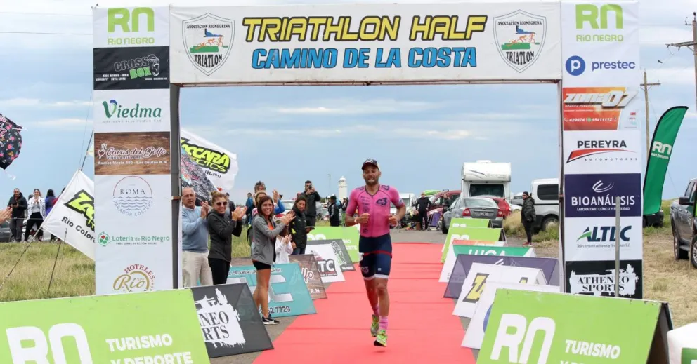 Iodice y Bernard conquistaron el cuarto triatlón Camino de la Costa