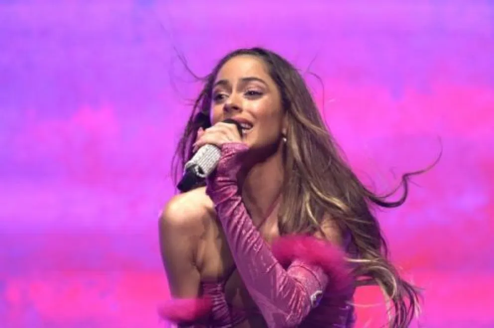 La sorpresiva reacción de Tini cuando una fan se subió al escenario