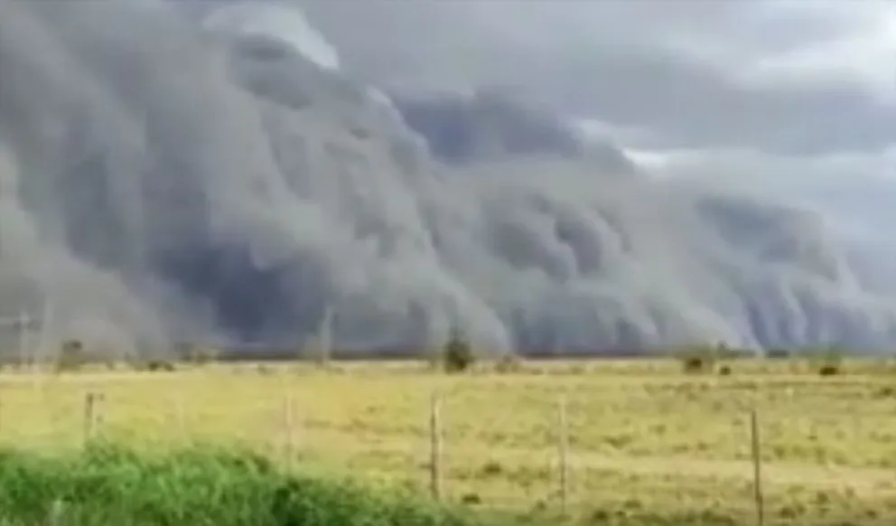 Video: la increíble tormenta de cenizas que se vio en Corrientes tras los incendios 