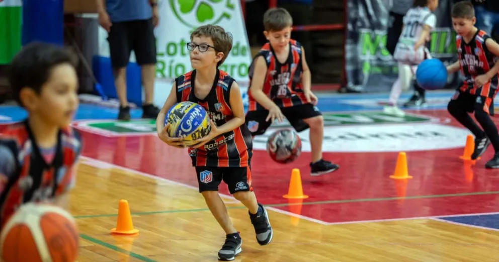 Depo Viedma y una colecta solidaria de útiles