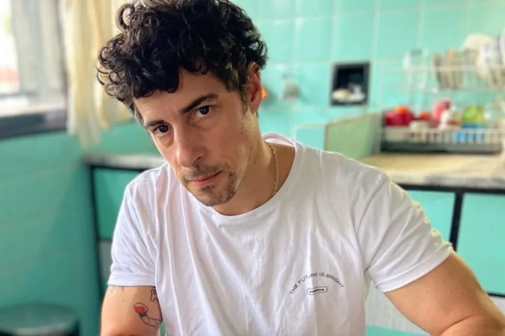 Increíble: se viralizó la foto del primer book de Esteban Lamothe antes de ser actor