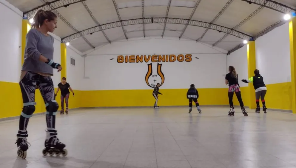 Clases de rollers para niñas, niños y adultos en el club Fátima