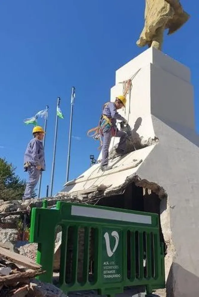 Comenzó la puesta en valor del Monumento del Fundador 