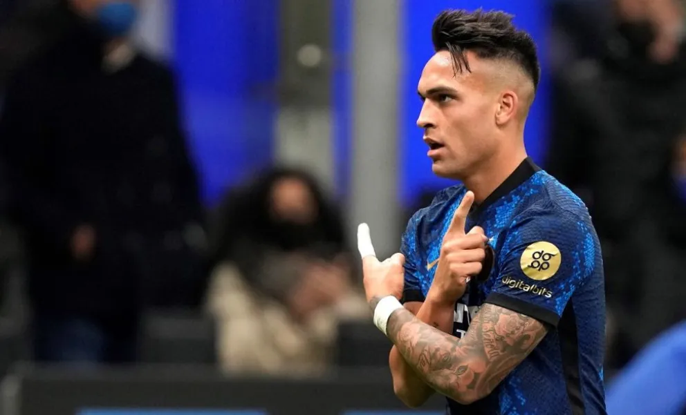 El Toro está indomable: Lautaro Martínez marcó un triplete para llevar a Inter a la cima